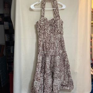 Cute dress with sewn in slip.